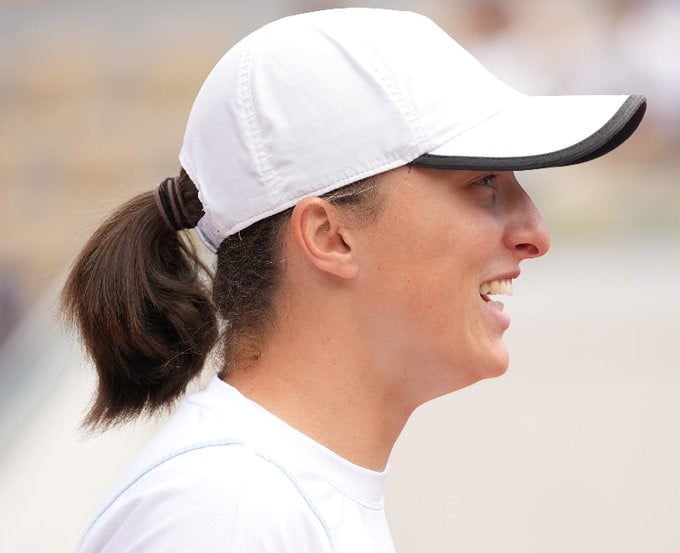 Iga Świątek, jako liderka rankingu WTA została w French Open 2022 rozstawiona najwyżej i jako turniejowa „jedynka” Polka znalazła się na samej górze turniejowej drabinki.