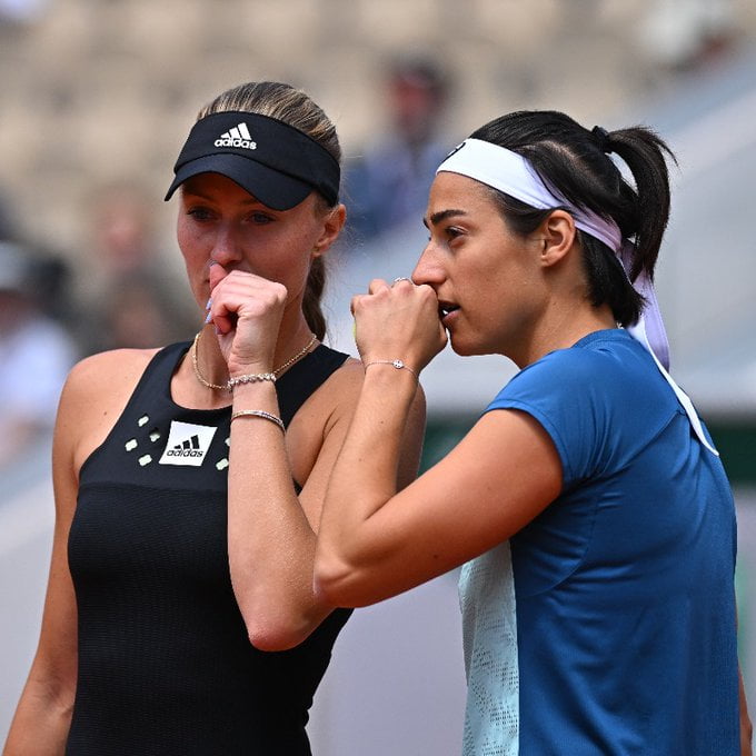 Francuzki Caroline Garcia i Kristina Mladenović zagrają w półfinale gry podwójnej wielkoszlemowego French Open.