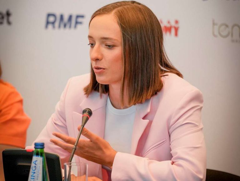 W rankingu WTA Iga Świątek, osiemnasty tydzień w fotelu liderki rozpoczyna z dużą przewagą nad konkurentkami. Fot. Michał Jędrzejewski/BNP Paribas Poland Open