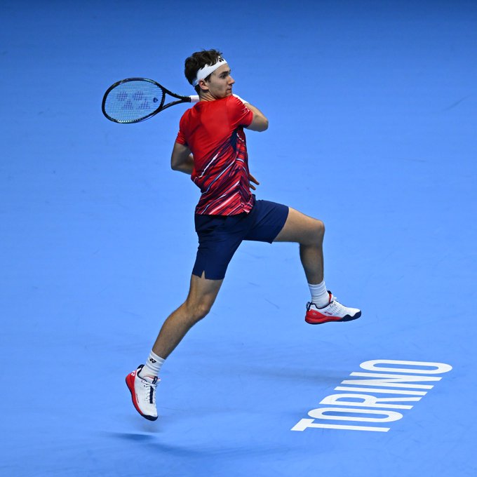 Casper Ruud mimo porażki z Nadalem zagra w półfinale turnieju w Turynie. Fot. ATP Tour/Nitto ATP Finals 2022