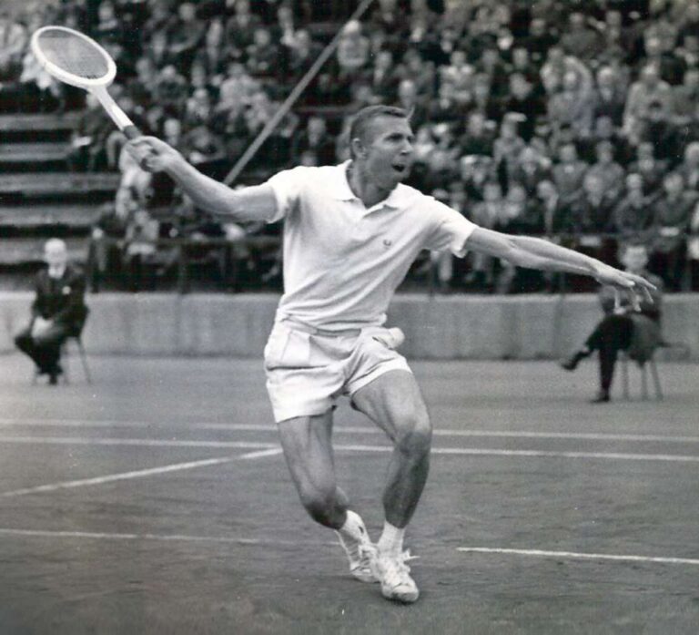 Wiesław Gąsiorek, reprezentant Polski w Pucharze Davisa. Na zdjęciu maj 1966 na kortach Warszawianki i mecz w ramach Pucharu Davisa.