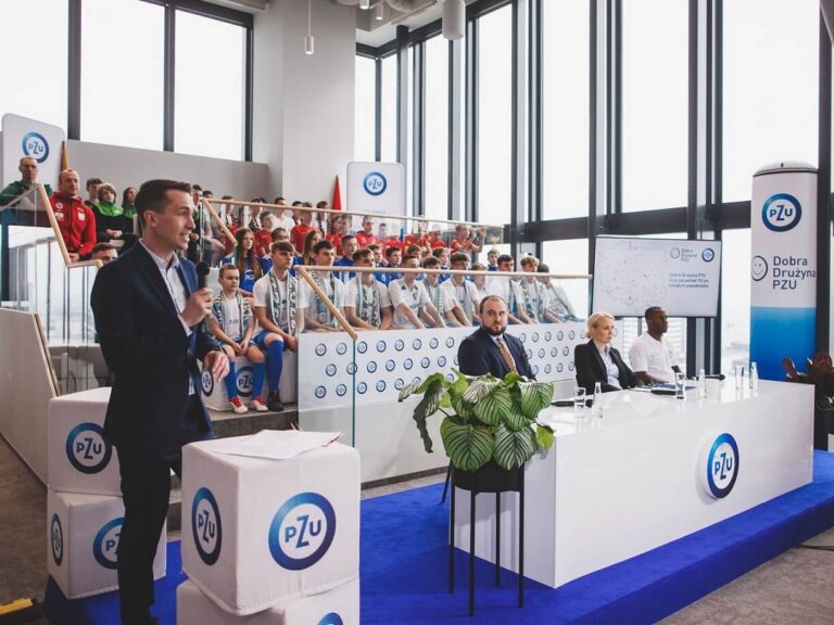 Podczas konferencji inaugurującej drugą edycję programu Dobra Drużyna PZU uczestniczyli także przedstawiciele klubów, fundacji, stowarzyszeń, które są beneficjentami projektu.