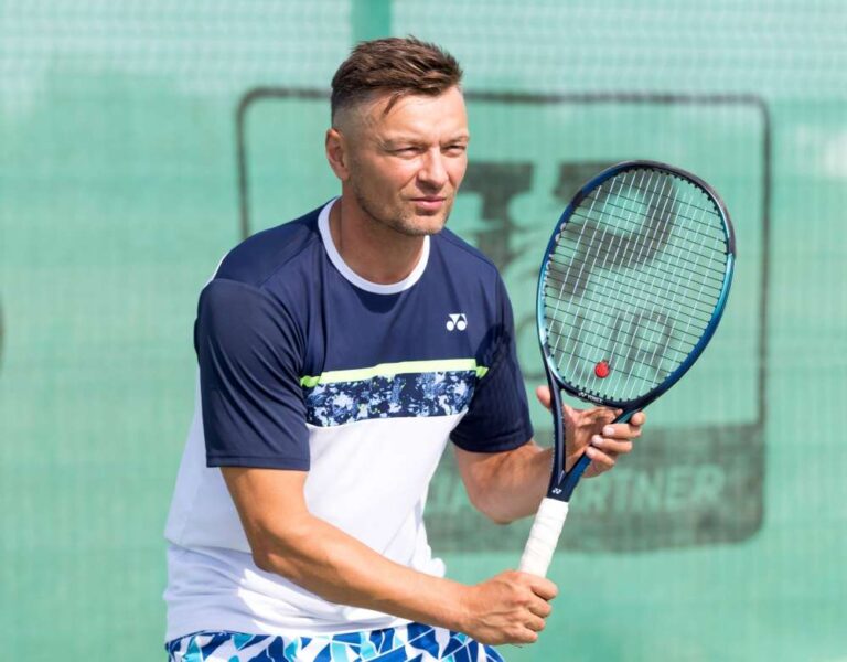 - Pokochałem tenis, bo to wieczna walka z samym sobą - mówi Marcin Piotrowski.
