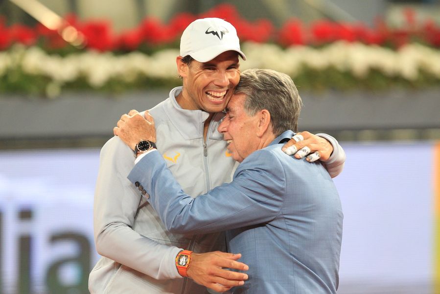 Manuel Santana i Rafael Nadal na kortach w Madrycie w 2018 roku. Fot. Mutua Madrid Open 2023