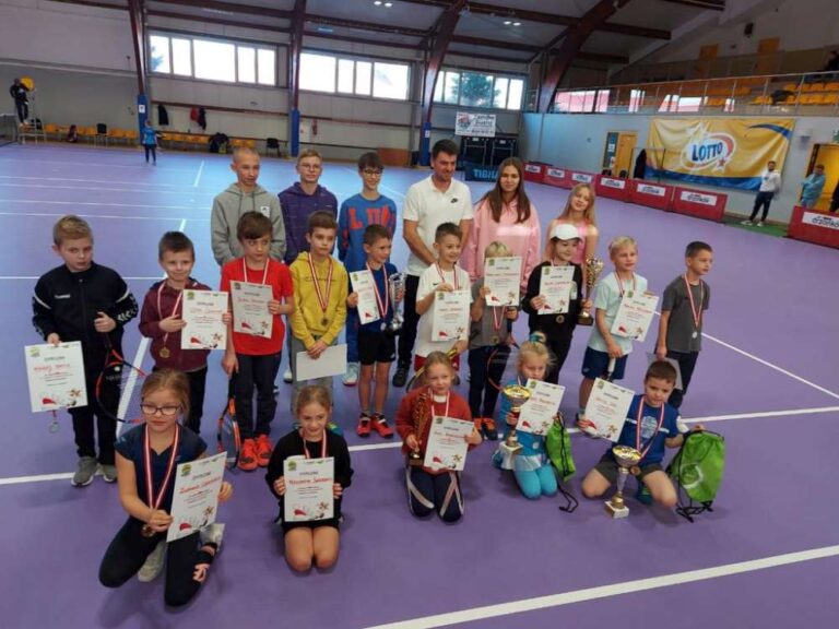 GKT Nafta Zielona Góra organizuje turnieje dla dzieci i młodzieży.