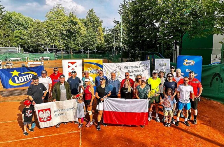 62. Mistrzostwa Polski Dziennikarzy w Tenisie odbyły się na kortach ziemnych WKT Mera w Warszawie.