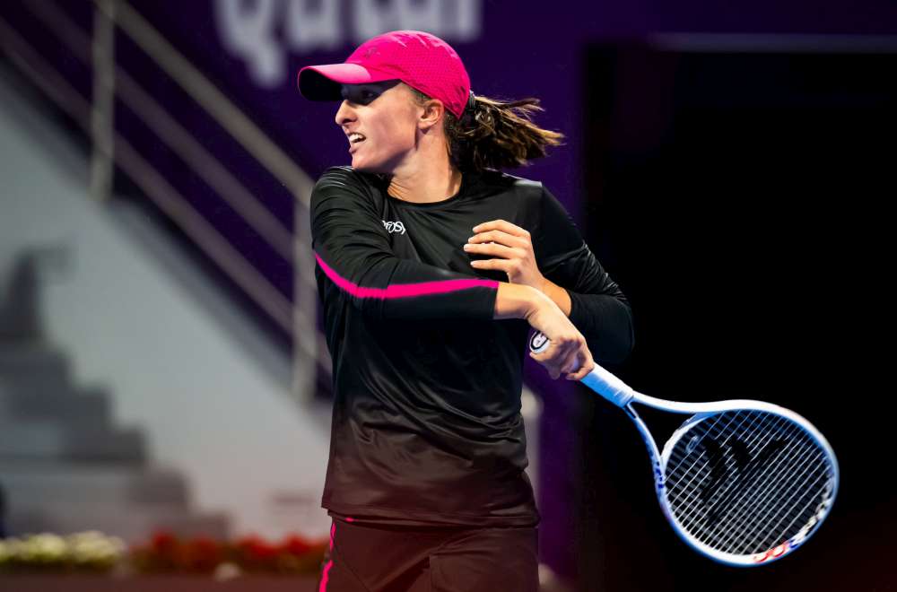 Iga Świątek, liderka rankingu WTA tenisistek niespodziewanie przegrała w półfinale turnieju w Dubaju. Fot. Qatar TotalEnergies Open 2024/WTA