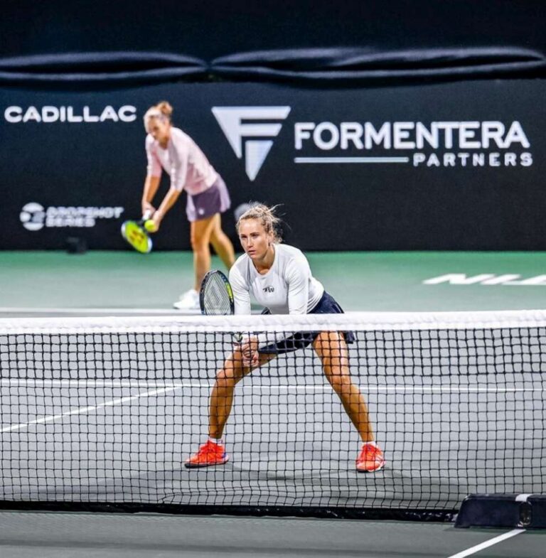 Katarzyna Kawa i Bibiane Schoofs. Fot. ATX Open/WTA Tour