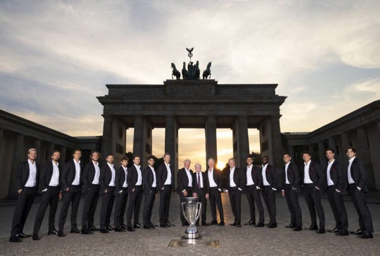 Reprezentanci Drużyny Europy i Świata przed Bramą Brandenburską w Berlinie. Fot. Getty Images/Laver Cup 2024