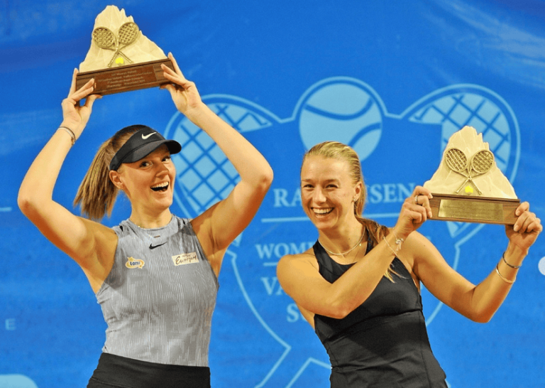W grze podwójnej z 21. w karierze tytułu w imprezie ITF mogła się cieszyć Martyna Kubka, która w parze ze Szwedką Lisą Zaar triumfowała w halowych zawodach ITF W50 w Selva di Val Gardena we Włoszech. Fot. Archiwum prywatne M. Kubka