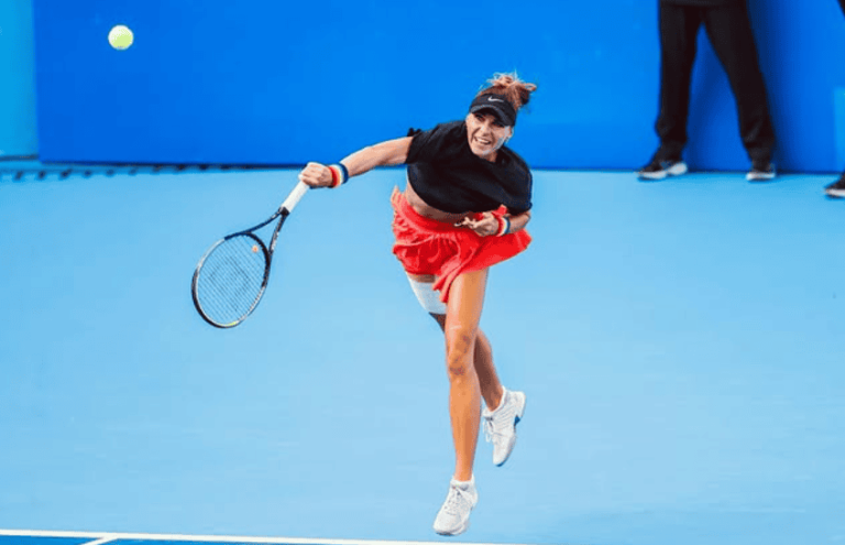 Duet Katarzyna Piter (na zdjęciu) w parze z Egipcjanką Mayar Sherif wywalczyla awans do ćwierćfinału turnieju WTA 500 w Meridzie. Fot. Media społecznościowe K. Piter/WTA Tour