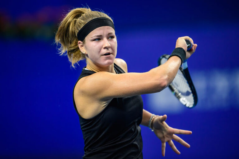 Czeszka Karolina Muchova w godzinę i 38 minut, pokonała rodaczkę Katerinę Siniakovą. Fot. www.depositphotos.com