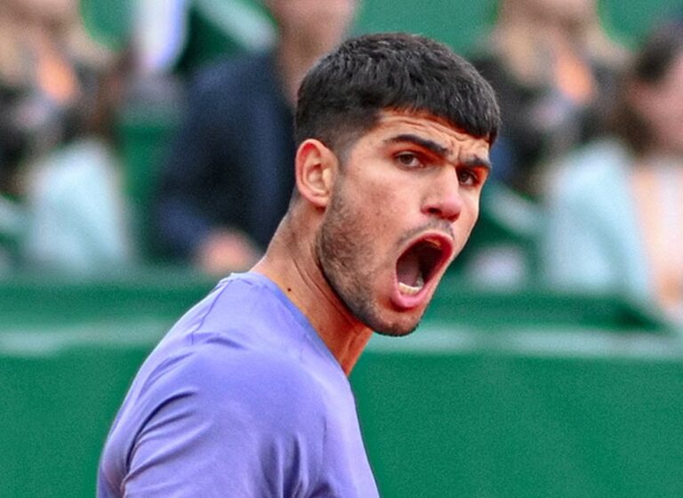 Carlos Alcaraz, który bardzo pewnie pokonał 6:3, 6:1 kwalifikanta z Niemiec Daniela Altmaiera