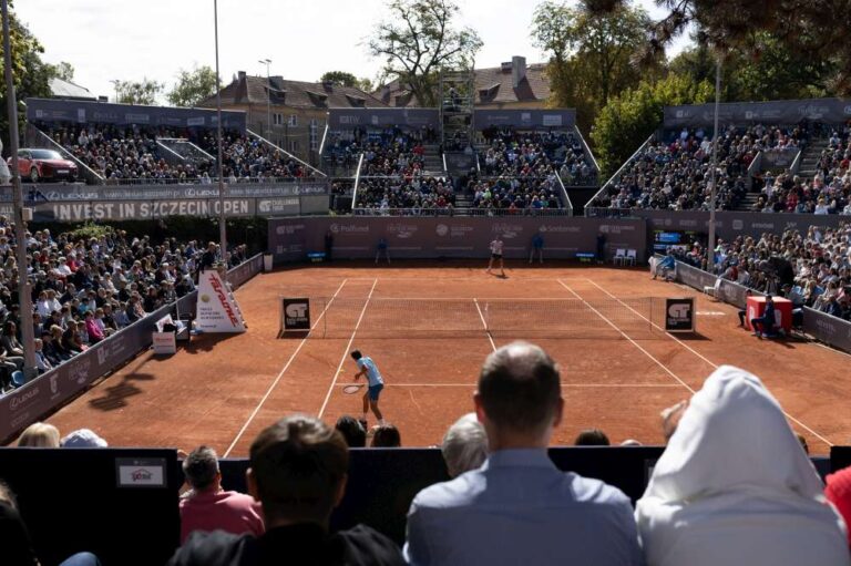 Kort centralny podczas turnieju Invest in Szczecin Open. Fot. Materiały prasowe Invest in Szczecin Open