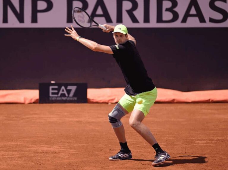 Roland Garros 2025. Bolesna porażka Huberta Hurkacza