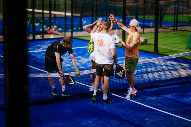 Padel to sport, który w Polsce przeżywa rozkwit, zyskując coraz większe grono entuzjastów. Fot. Materiały promocyjne Rafa Nadal Academy Pade