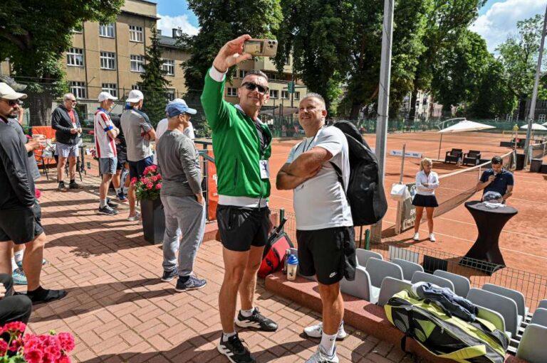 Uczestnicy ostatniego przed przerwą wakacyjną turnieju BNP Paribas Business Cup 2025 w Częstochowie. Fot. M-Active