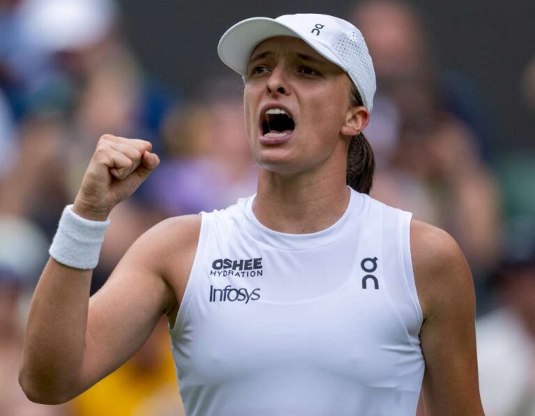 Iga Świątek pokonała rosyjską tenisistkę Ludmilę Samsonową i zameldowała się w półfinale Wimbledonu. Fot. Wimbledon 2025
