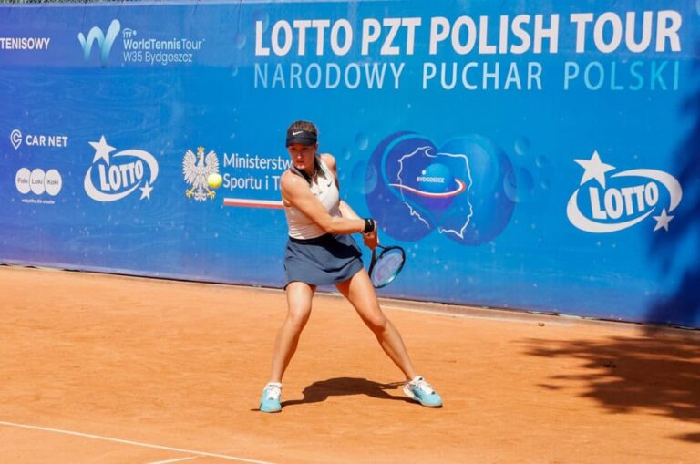 Ewald, występująca na kortach KT Centrum Bydgoszcz z dziką kartą od Polskiego Związku Tenisowego, wygrała w piątkowym ćwierćfinale 7:5, 1:6, 6:4 z Brazylijką Gabrielą Ce