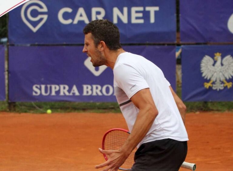 Tak cieszył się Karol Filar po wygranym półfinale z Czechem Jakubem Filipem w turnieju Kraków Open 2025. Fot. Kraków Open 2025