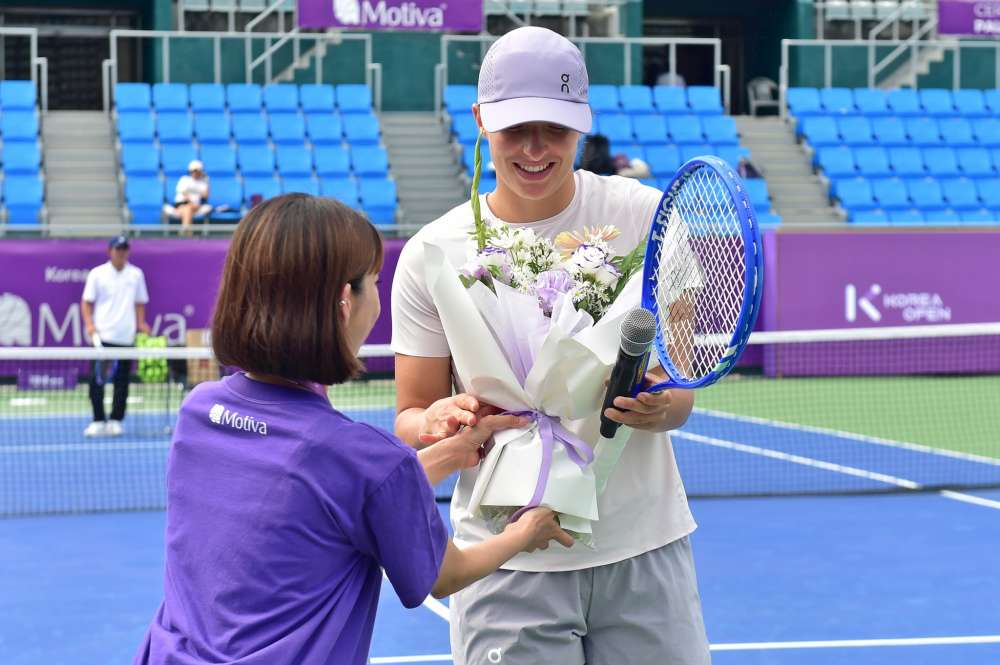 Iga Świątek jest już w Seulu, gdzie po raz pierwszy zagra w turnieju WTA 500 Kia Korea Open 2025. Fot. Kia Korea Open 2025/WTA Tour