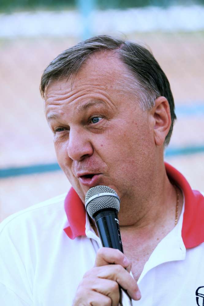 - Tenis ciągle jest sportem drogim, tego tak szybko nie przeskoczymy - uważa Karol Stopa. Fot. Tomasz Barański