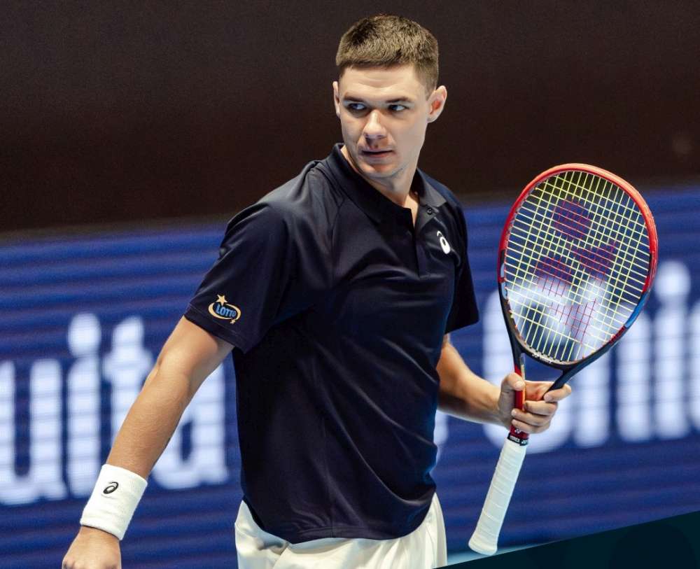 Kamil Majchrzak był o mały krok od pokonania Bena Sheltona w turnieju ATP 500 w Bazylei. Fot. Swiss Indoors Basel 2025/ATP Tour