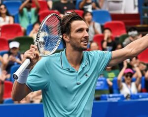 Francuz Arthur Rinderknech pokonał Kanadyjczyka Felixa Auger-Aliassime’a i awansował do półfinału turnieju w Szanghaju. Fot. Rolex Shanghai Masters 2025/ATP Tour