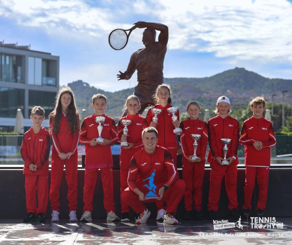 Reprezentanci Polski wraz z trenerem Pawłem Marciszewskim. Fot. Olga Pietrzak