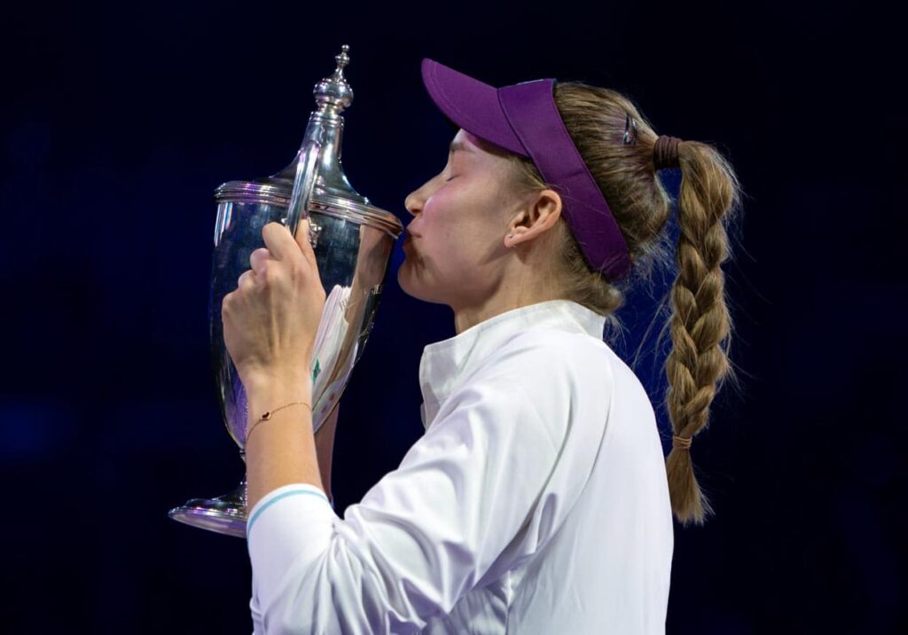 Elena Rybakina triumfowała w WTA Finals po raz pierwszy w karierze