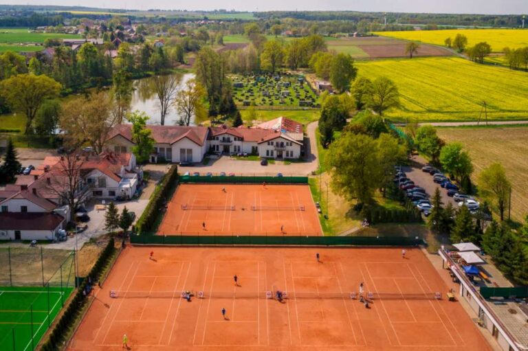 Kolejna edycja Tenis by Dawid Cup w lipcu 20206 roku ponownie odbędzie się na kortach MOSiR w Zielonej Górze przy ulicy Sulechowskiej. Fot. Tenis by Dawid Cup