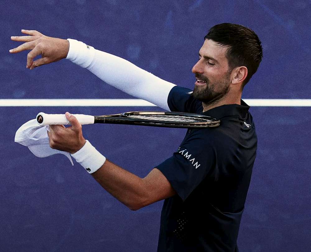 Ponownie bardzo trudną przeprawę miał Novak Djokovic, który tak jak w meczu z Kamilem Majchrzakiem dopiero w trzech setach pokonał Amerykanina Aleksandara Kovacevica. Fot. BNP Paibas Open 2026/ATP Tour