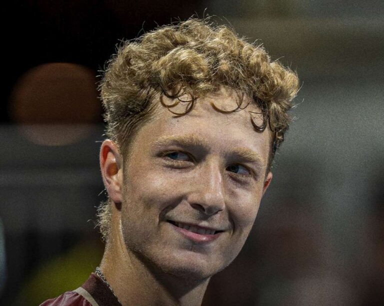 Francuz Martin Landaluce wyrzucił z turnieju klasyfikowanego w rankingu światowym o ponad 100 lokat wyżej Amerykanina Sebastiana Kordę. Fot. Miami Open 2026/ATP Tour
