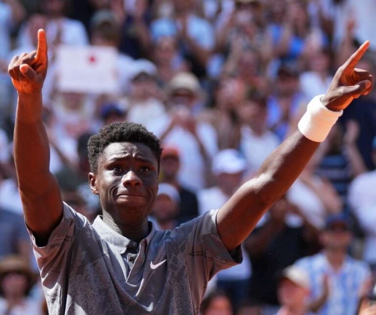 Gospodarzy turnieju zachwyca17-letni Moise Kouame. Fot. Roland Garros 2026