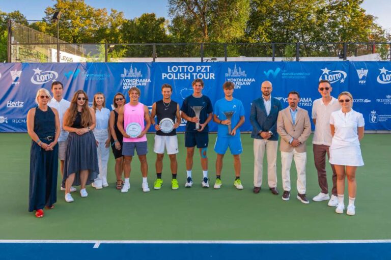 Finaliści gry podwójnej turnieju Yokohama Legia Warsaw Open. Fot. Michał Jędrzejewski
