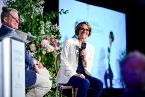 Do Hall of Fame została włączona również Mary Carillo. Fot. International Tennis Hall of Fame