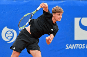Pavlos Tsitsipas, młodszy brat Stefanosa, otrzymał dziką kartę do eliminacji Invest in Szczecin Open. Fot. Materiały prasowe Invest in Szczecin Open