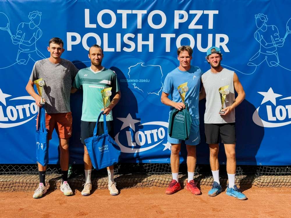 Rywalizację w Szczawnie-Zdroju zdominowali tymczasem dwaj tenisiści. Szwed John Hallquist Lithen i Fin Linus Lagerbohm wygrali w sobotę turniej gry podwójnej, a w niedzielę o 11.00 zmierzą się w finale singla. Fot. Polski Związek Tenisowy