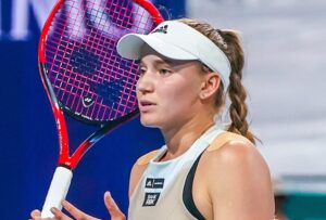 Mimo sensacyjnej porażki Elena Rybakina pozostanie po China Open 2026 liderką światowego rankingu tenisistek.